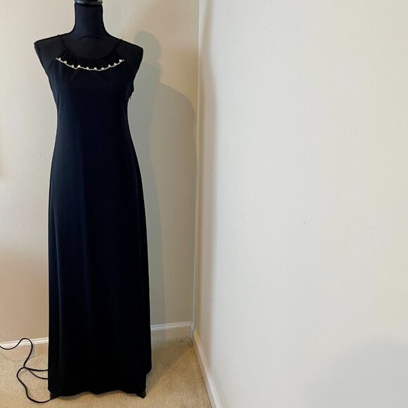 Ever Beauty Women's Black Gown Size 12 - Picture 10 of 10